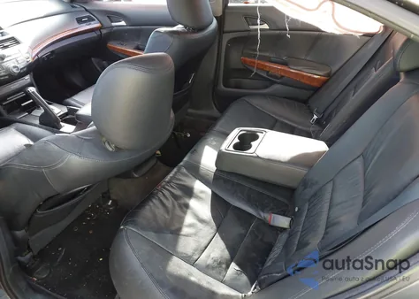 2011 Honda Accord 2.4 Ex-L z USA, uszkodzony, nr VIN 1HGCP2F85BA062154